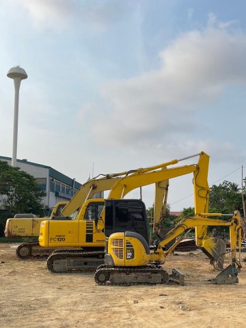 ให้เช่ารถขุดดิน 6 ตัน