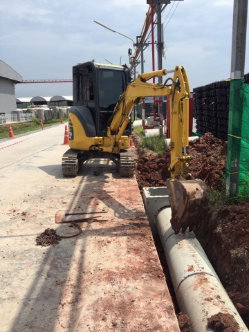 ขุดวางท่อระบายน้ำ