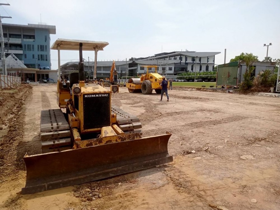 รถตักดินให้เช่า สมุทรสาคร